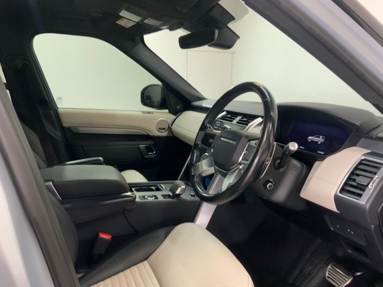 2021 LAND ROVER DISCOVERY 3.0 D250 MHEV R-Dynamic SE SUV 5dr Diesel Auto 4WD Euro 6 (s/s) (250 ps) - vehicle photo 10 for sale on PureCar
