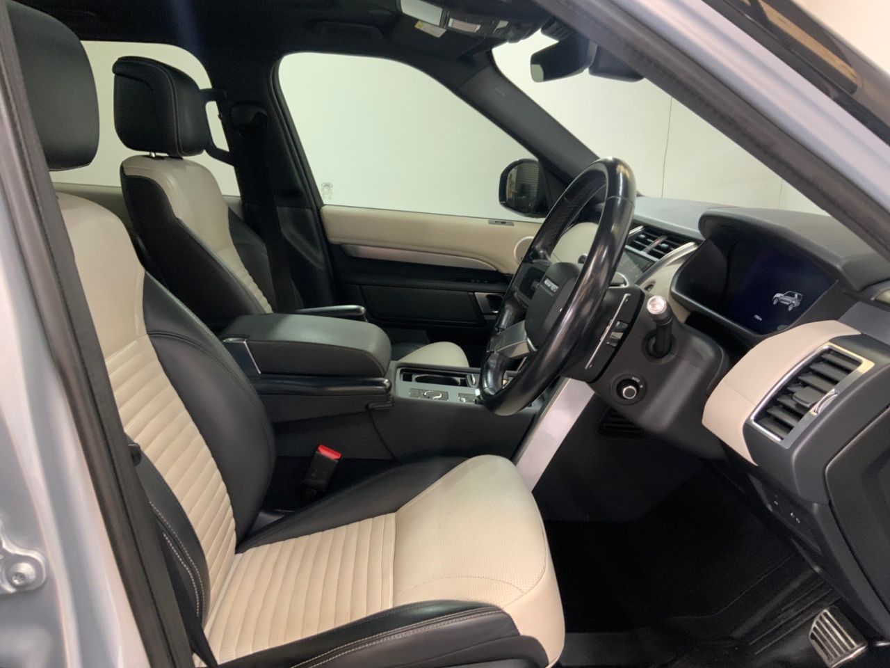 2021 LAND ROVER DISCOVERY 3.0 D250 MHEV R-Dynamic SE SUV 5dr Diesel Auto 4WD Euro 6 (s/s) (250 ps) - vehicle photo 12 for sale on PureCar