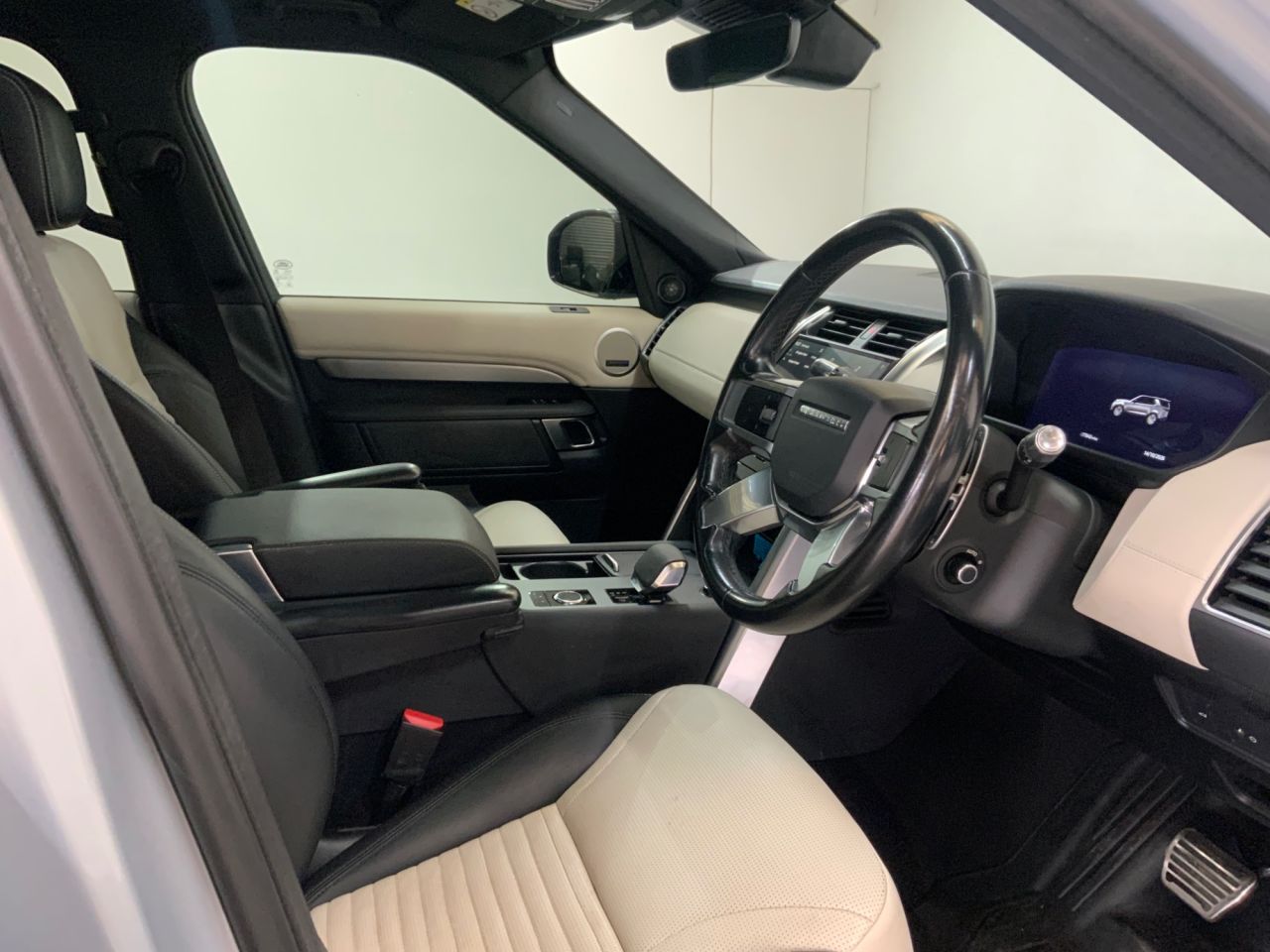 2021 LAND ROVER DISCOVERY 3.0 D250 MHEV R-Dynamic SE SUV 5dr Diesel Auto 4WD Euro 6 (s/s) (250 ps) - vehicle photo 13 for sale on PureCar