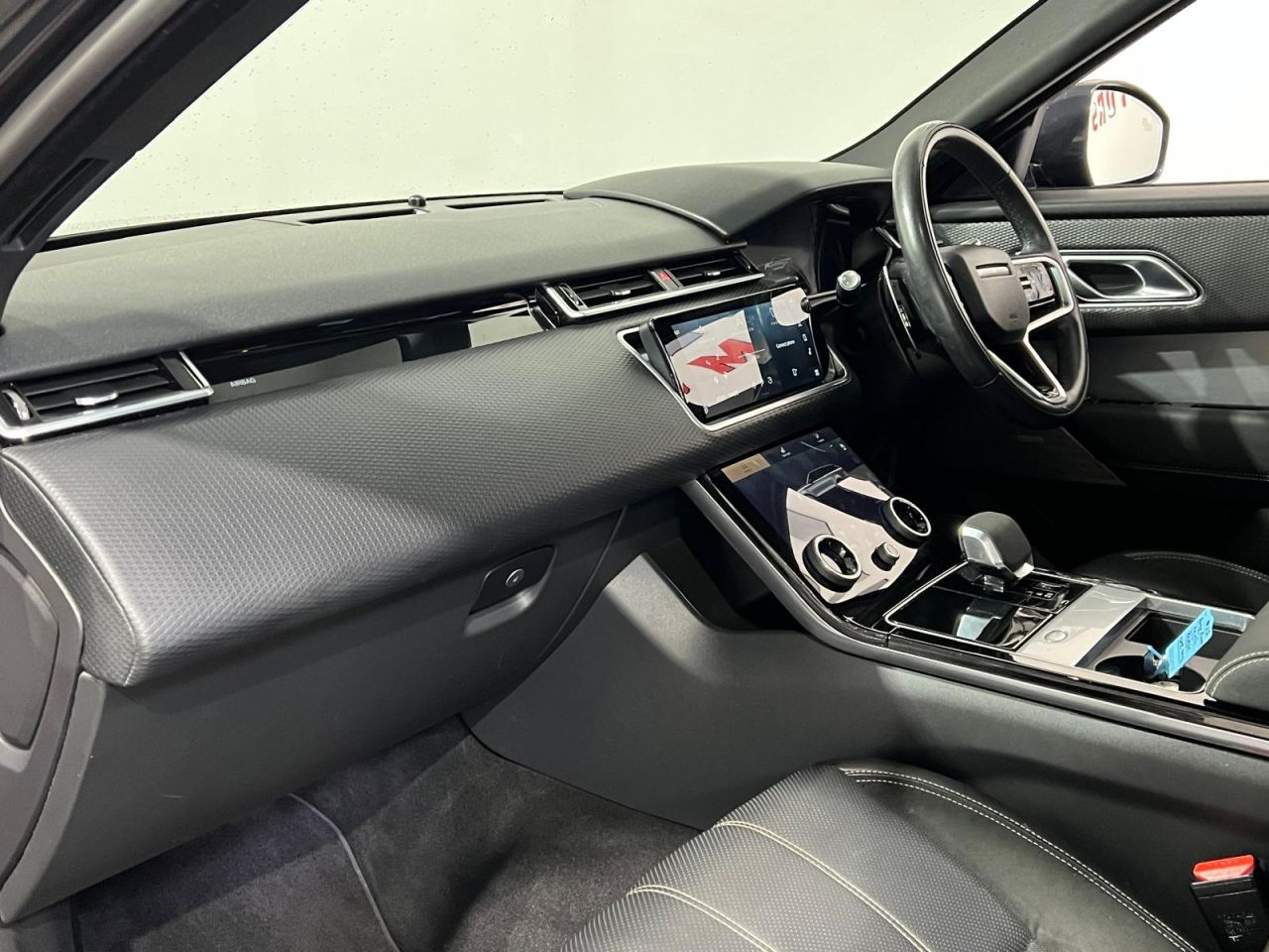 2022 LAND ROVER RANGE ROVER VELAR 2.0 D200 MHEV Edition SUV 5dr Diesel Auto 4WD Euro 6 (s/s) (204 ps) - vehicle photo 4 for sale on PureCar