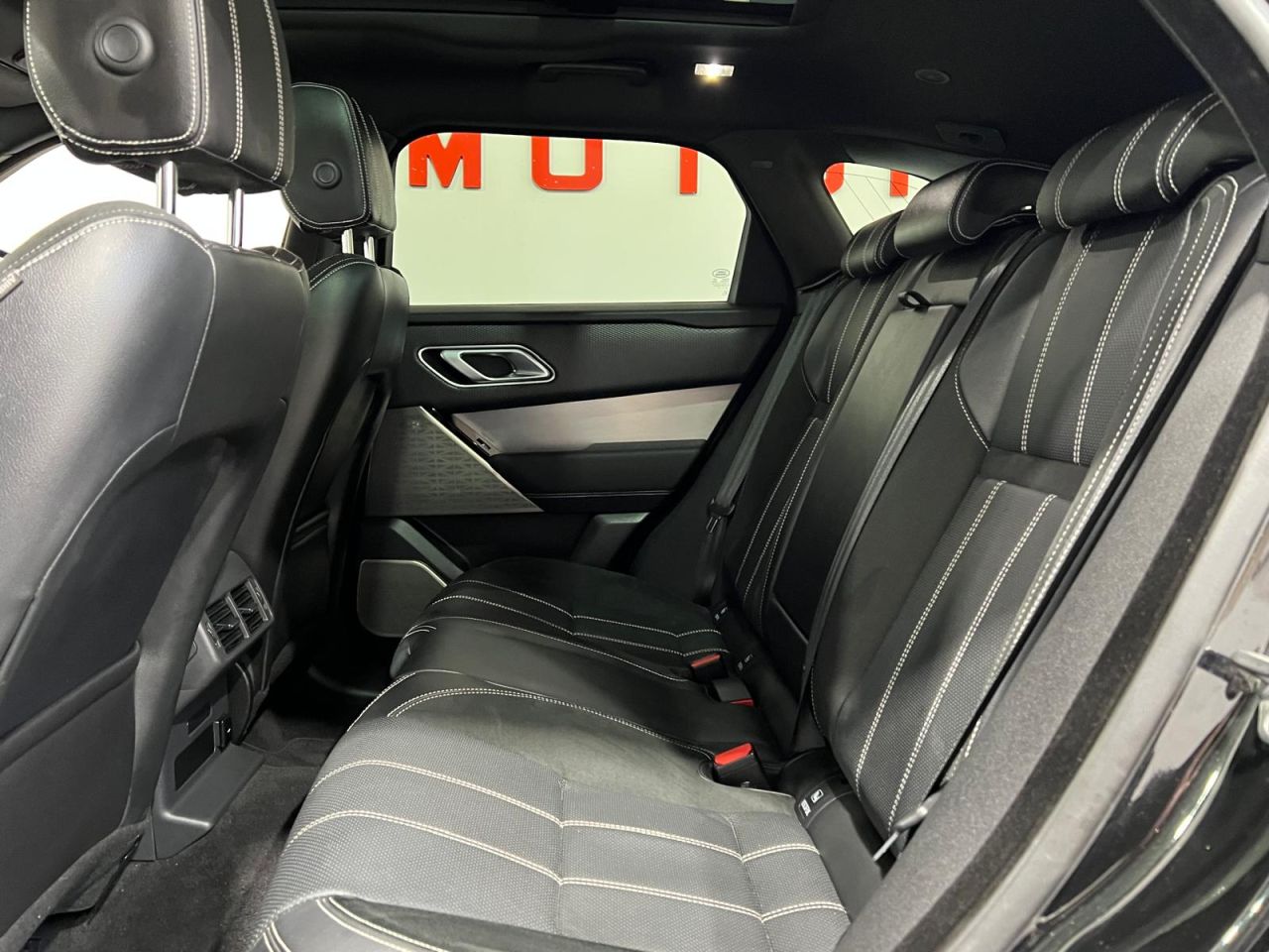 2022 LAND ROVER RANGE ROVER VELAR 2.0 D200 MHEV Edition SUV 5dr Diesel Auto 4WD Euro 6 (s/s) (204 ps) - vehicle photo 6 for sale on PureCar
