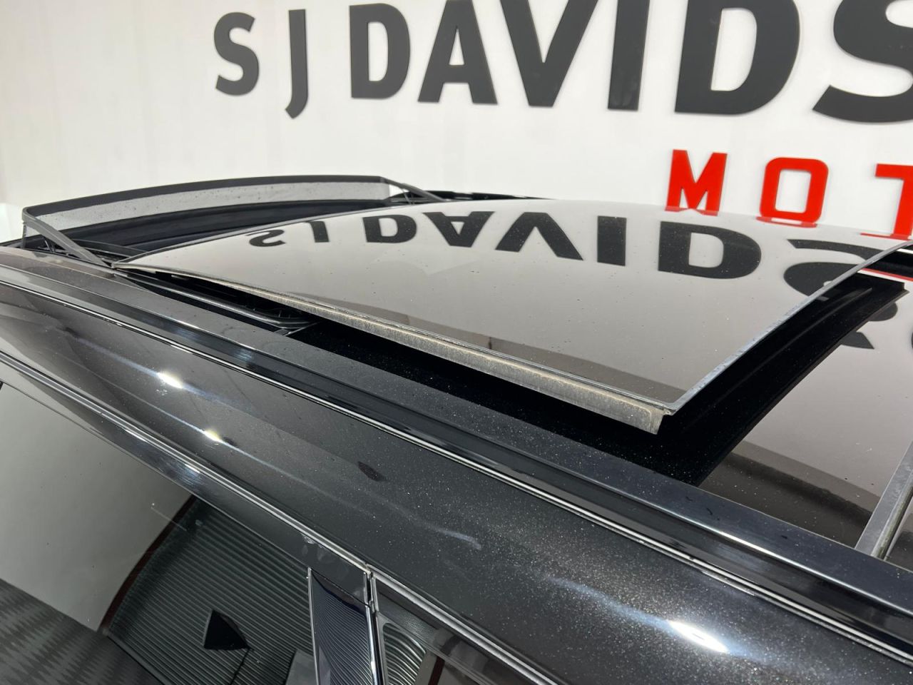2022 LAND ROVER RANGE ROVER VELAR 2.0 D200 MHEV Edition SUV 5dr Diesel Auto 4WD Euro 6 (s/s) (204 ps) - vehicle photo 10 for sale on PureCar