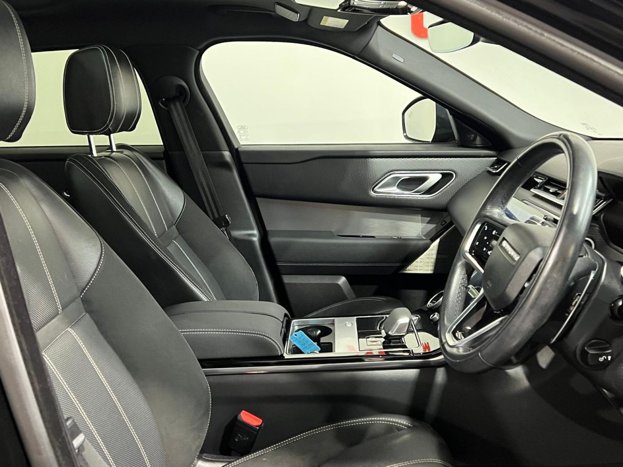 2022 LAND ROVER RANGE ROVER VELAR 2.0 D200 MHEV Edition SUV 5dr Diesel Auto 4WD Euro 6 (s/s) (204 ps) - vehicle photo 12 for sale on PureCar