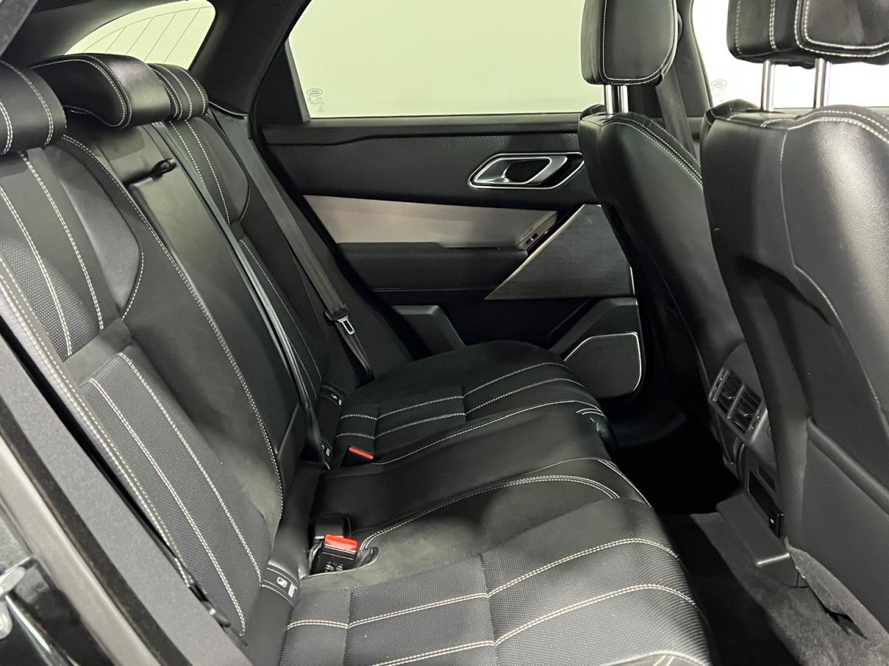2022 LAND ROVER RANGE ROVER VELAR 2.0 D200 MHEV Edition SUV 5dr Diesel Auto 4WD Euro 6 (s/s) (204 ps) - vehicle photo 13 for sale on PureCar