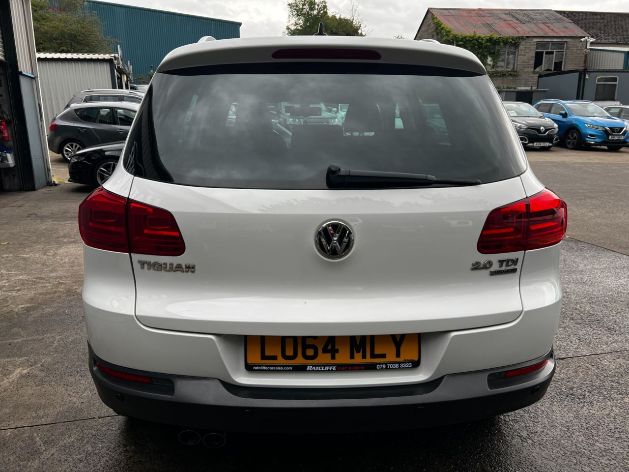 2014 VOLKSWAGEN TIGUAN 2.0 TDI BlueMotion Tech Match SUV 5dr Diesel DSG 4WD Euro 5 (s/s) (140 ps) - vehicle photo 5 for sale on PureCar
