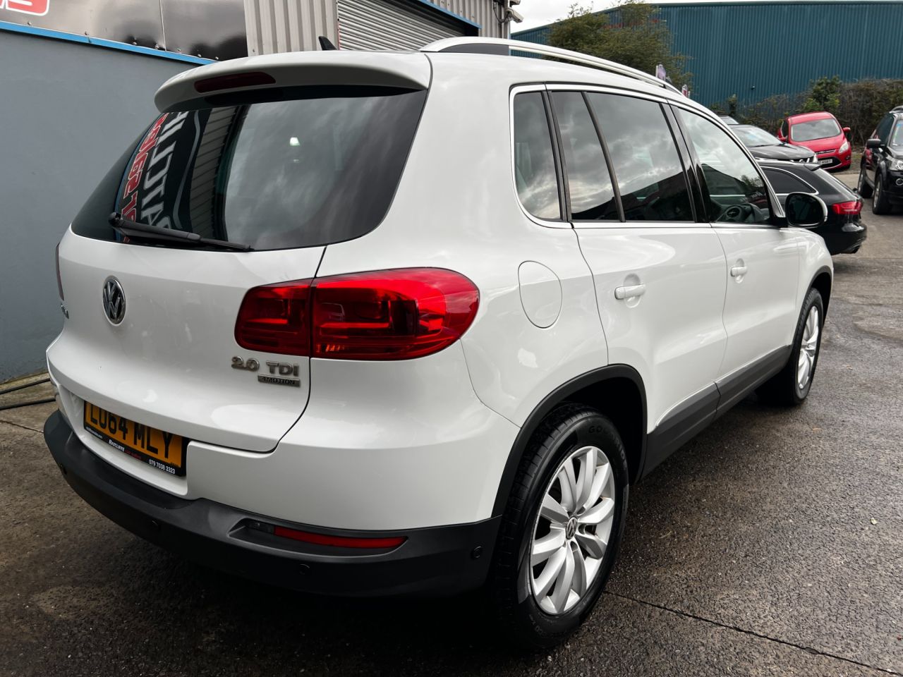 2014 VOLKSWAGEN TIGUAN 2.0 TDI BlueMotion Tech Match SUV 5dr Diesel DSG 4WD Euro 5 (s/s) (140 ps) - vehicle photo 6 for sale on PureCar