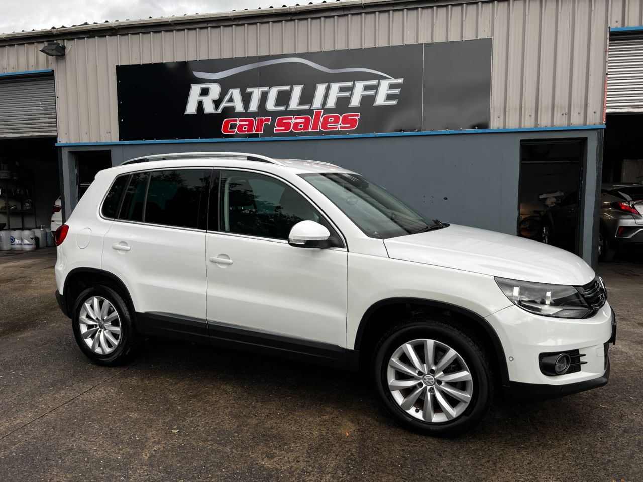2014 VOLKSWAGEN TIGUAN 2.0 TDI BlueMotion Tech Match SUV 5dr Diesel DSG 4WD Euro 5 (s/s) (140 ps) - vehicle photo 7 for sale on PureCar