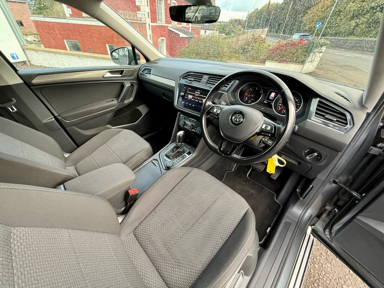 2018 VOLKSWAGEN TIGUAN ALLSPACE 2.0 TDI SE Nav SUV 5dr Diesel DSG 4Motion Euro 6 (s/s) (190 ps) - vehicle photo 8 for sale on PureCar