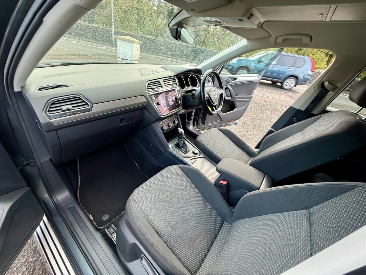 2018 VOLKSWAGEN TIGUAN ALLSPACE 2.0 TDI SE Nav SUV 5dr Diesel DSG 4Motion Euro 6 (s/s) (190 ps) - vehicle photo 9 for sale on PureCar