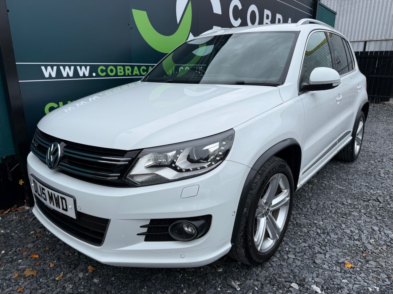 2015 VOLKSWAGEN TIGUAN 2.0 TDI BlueMotion Tech R-Line SUV 5dr Diesel DSG 4WD Euro 6 (s/s) (184 ps) - vehicle photo 6 for sale on PureCar