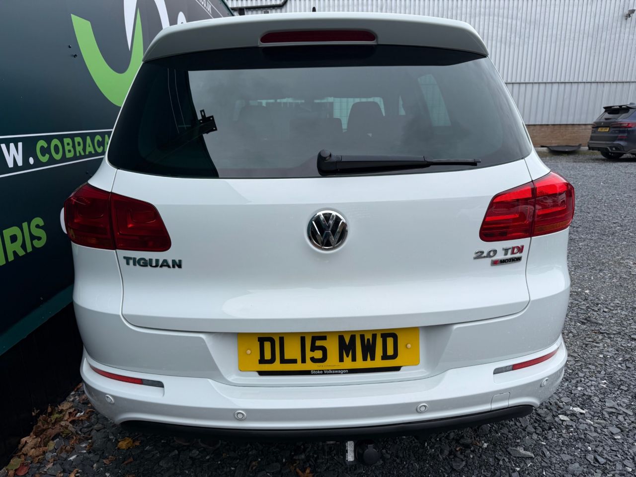 2015 VOLKSWAGEN TIGUAN 2.0 TDI BlueMotion Tech R-Line SUV 5dr Diesel DSG 4WD Euro 6 (s/s) (184 ps) - vehicle photo 7 for sale on PureCar