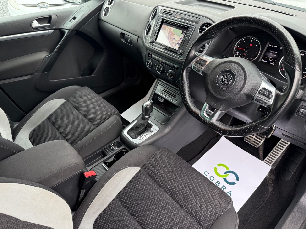 2015 VOLKSWAGEN TIGUAN 2.0 TDI BlueMotion Tech R-Line SUV 5dr Diesel DSG 4WD Euro 6 (s/s) (184 ps) - vehicle photo 12 for sale on PureCar
