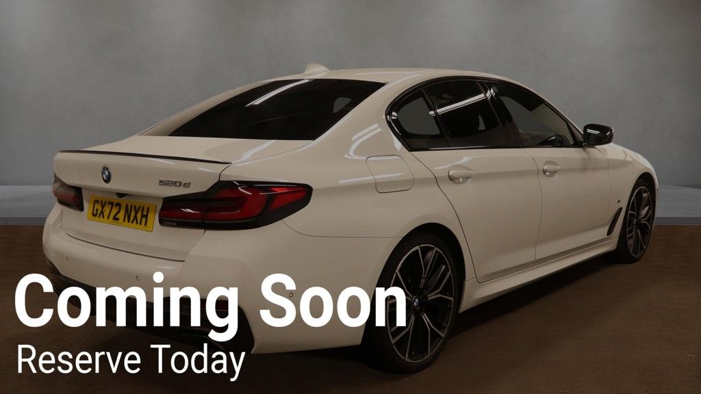 2022 BMW 5 SERIES 2.0 520d MHT M Sport Saloon 4dr Diesel Hybrid Steptronic Euro 6 (s/s) (190 - vehicle photo 4 for sale on PureCar