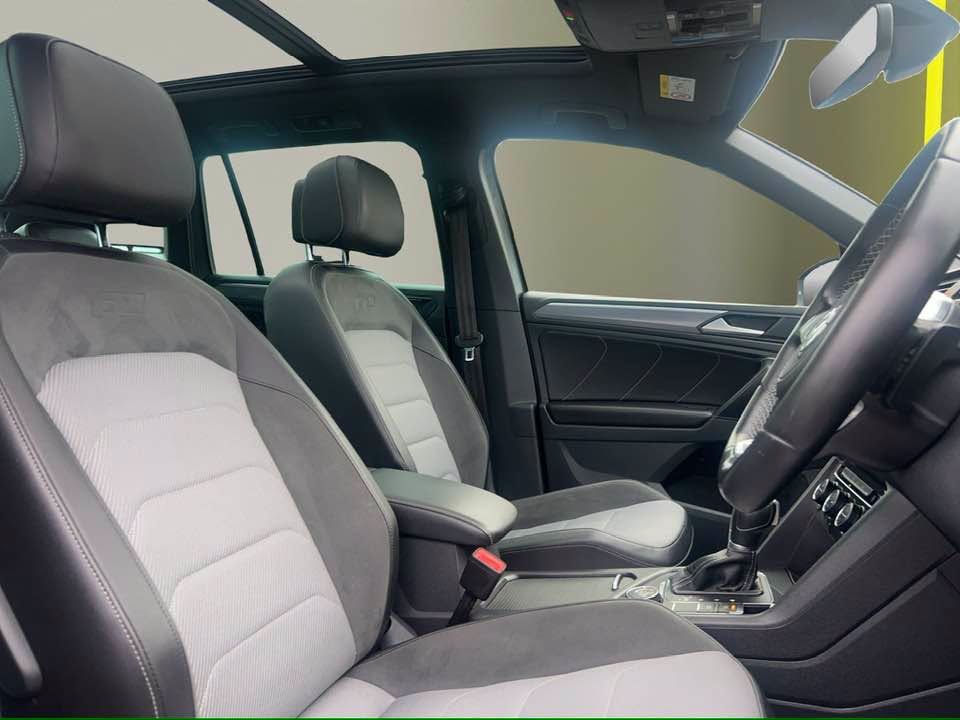 2019 VOLKSWAGEN TIGUAN 2.0 TDI R-Line Tech SUV 5dr Diesel DSG 4Motion Euro 6 (s/s) (150 ps) - vehicle photo 10 for sale on PureCar