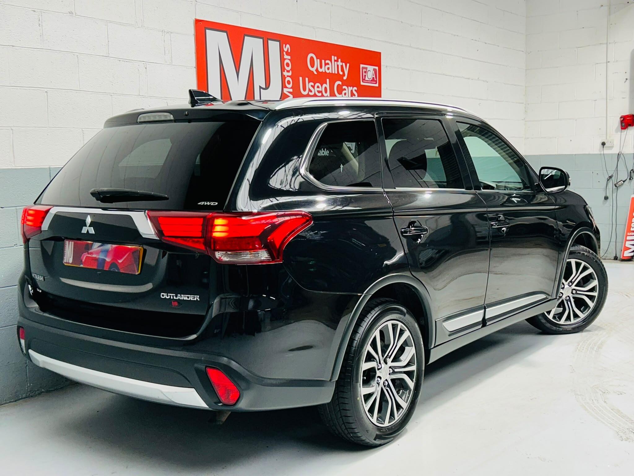 2018 MITSUBISHI OUTLANDER 2.2 DI-D 4 4WD Euro 6 (s/s) 5dr - vehicle photo 5 for sale on PureCar