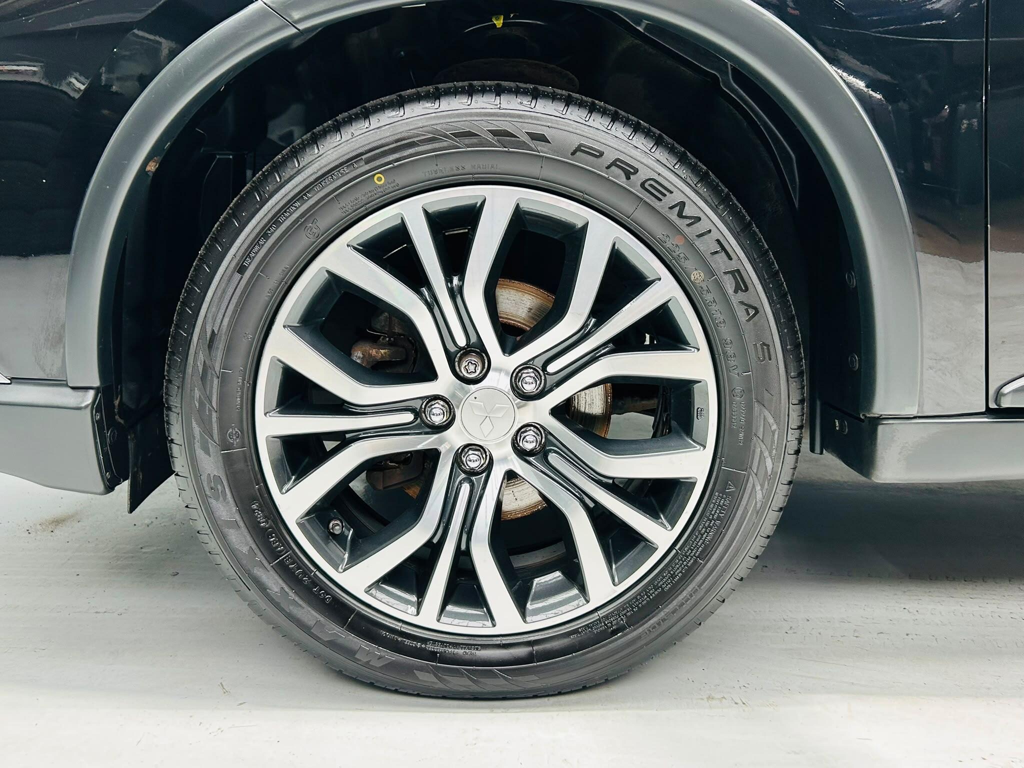 2018 MITSUBISHI OUTLANDER 2.2 DI-D 4 4WD Euro 6 (s/s) 5dr - vehicle photo 11 for sale on PureCar