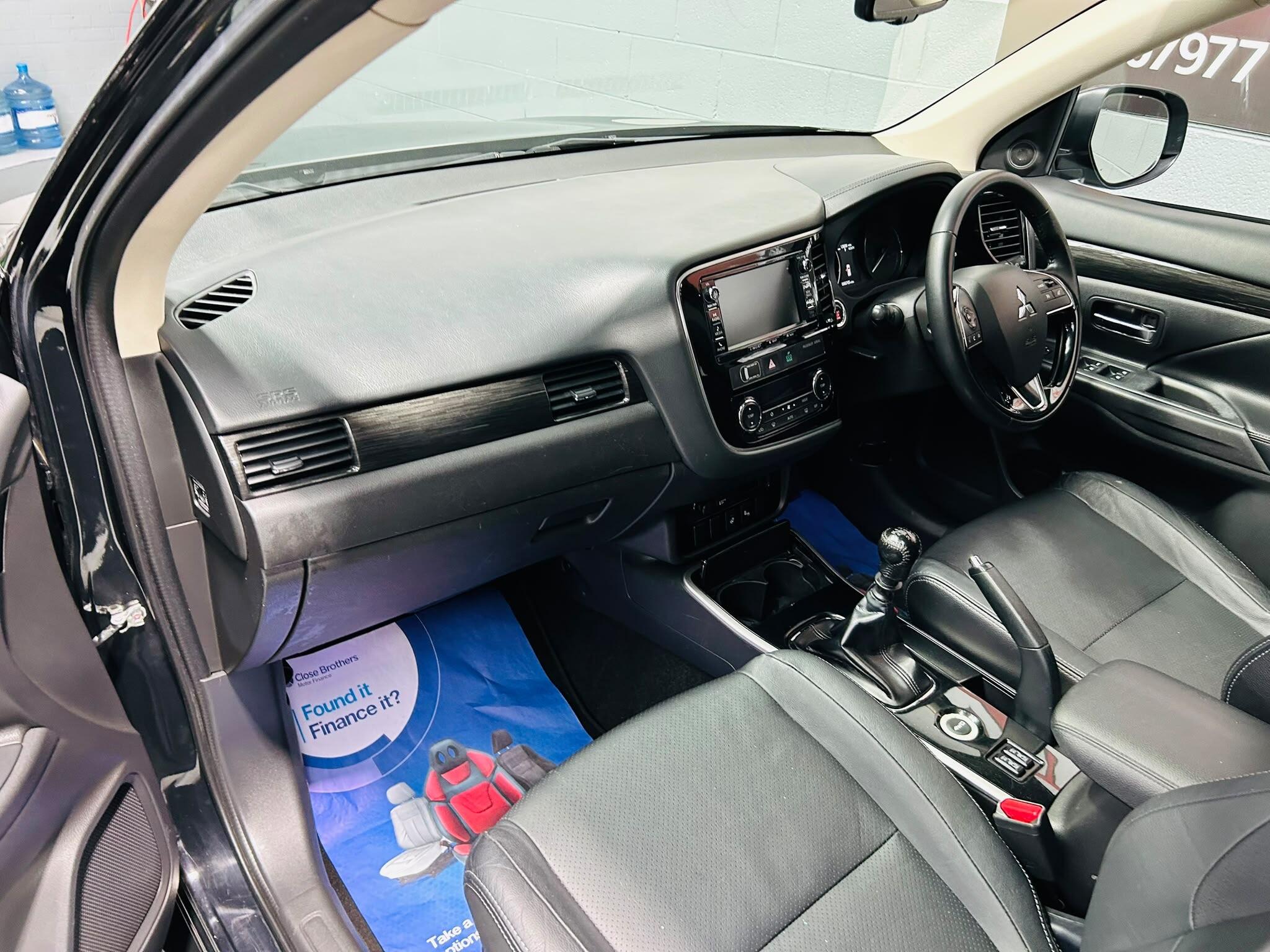 2018 MITSUBISHI OUTLANDER 2.2 DI-D 4 4WD Euro 6 (s/s) 5dr - vehicle photo 18 for sale on PureCar