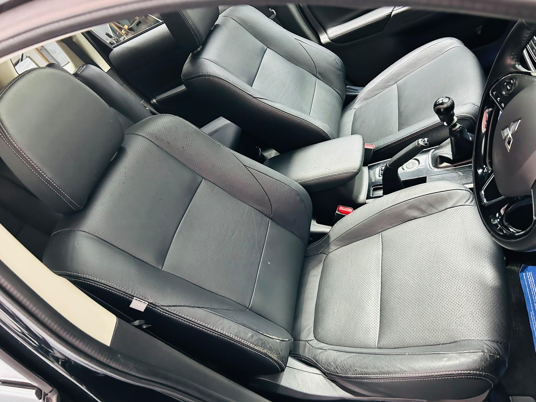 2018 MITSUBISHI OUTLANDER 2.2 DI-D 4 4WD Euro 6 (s/s) 5dr - vehicle photo 19 for sale on PureCar