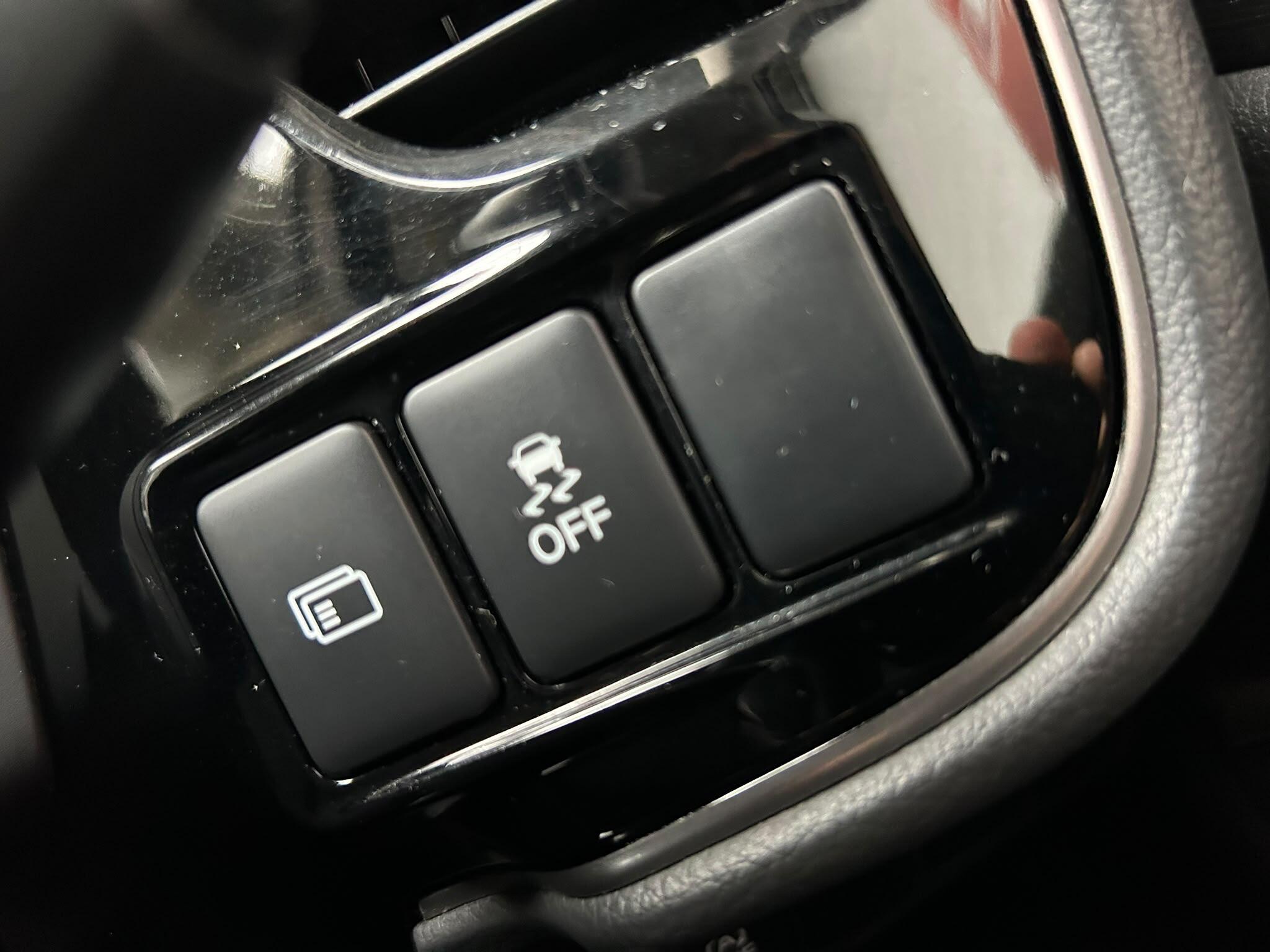 2018 MITSUBISHI OUTLANDER 2.2 DI-D 4 4WD Euro 6 (s/s) 5dr - vehicle photo 41 for sale on PureCar