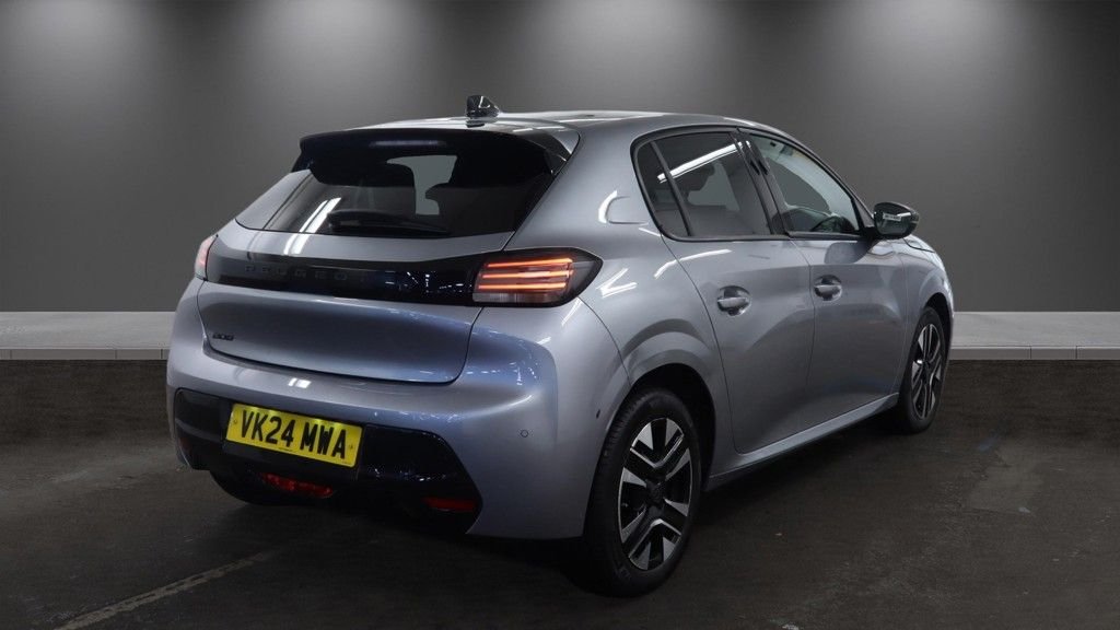 2024 Peugeot 208 — image 4
