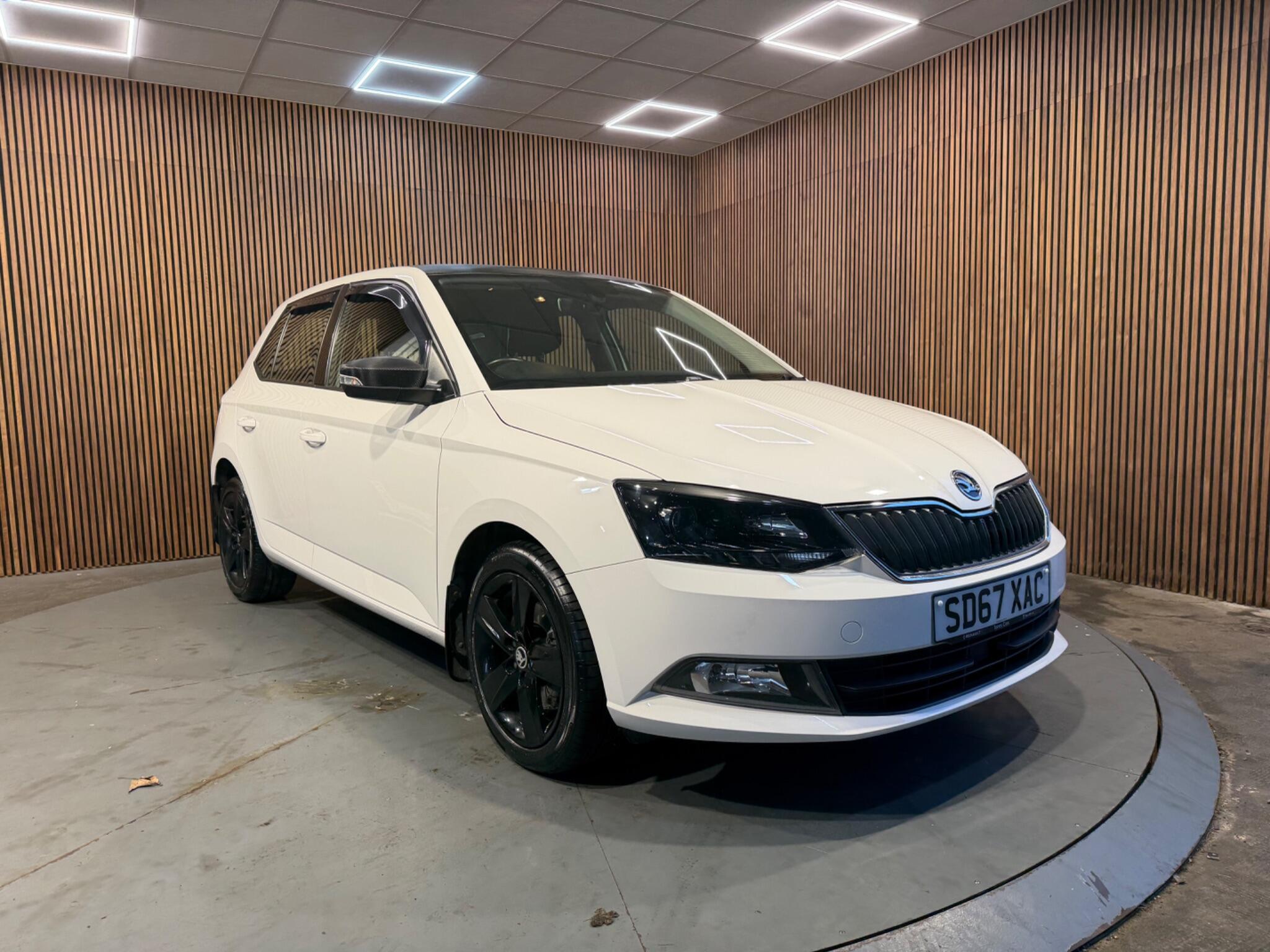 2017 Skoda Fabia — photo 1 of 5