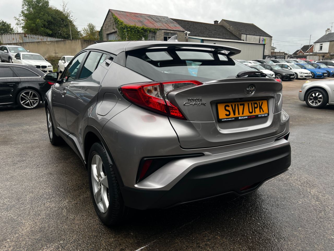 2017 TOYOTA C-HR 1.2 VVT-i Icon SUV 5dr Petrol Manual Euro 6 (s/s) (115 ps) - vehicle photo 4 for sale on PureCar