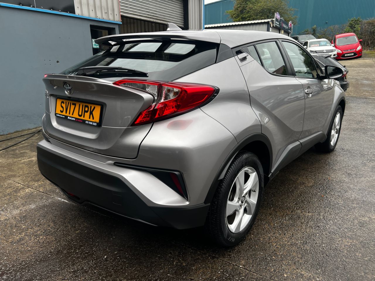 2017 TOYOTA C-HR 1.2 VVT-i Icon SUV 5dr Petrol Manual Euro 6 (s/s) (115 ps) - vehicle photo 6 for sale on PureCar