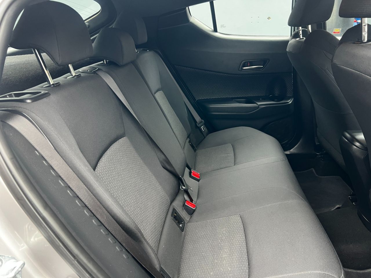 2017 TOYOTA C-HR 1.2 VVT-i Icon SUV 5dr Petrol Manual Euro 6 (s/s) (115 ps) - vehicle photo 17 for sale on PureCar
