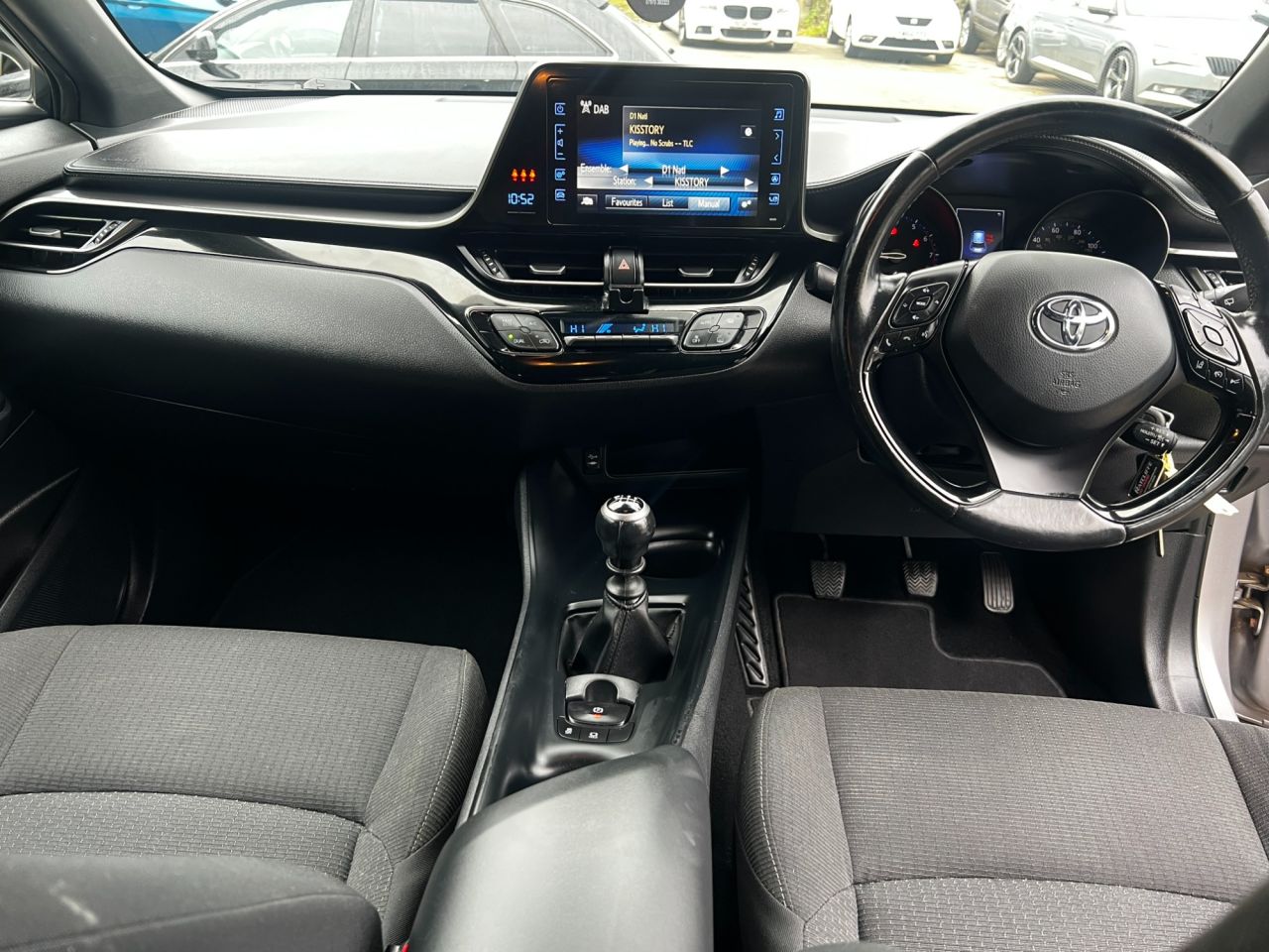 2017 TOYOTA C-HR 1.2 VVT-i Icon SUV 5dr Petrol Manual Euro 6 (s/s) (115 ps) - vehicle photo 18 for sale on PureCar