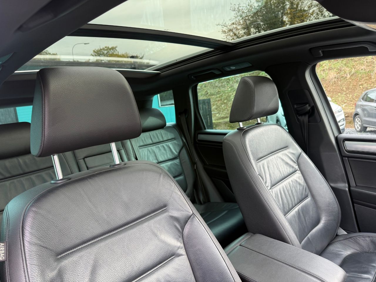 2016 VOLKSWAGEN TOUAREG 3.0 TDI V6 BlueMotion Tech R-Line SUV 5dr Diesel Tiptronic 4WD Euro 6 (s/s) - vehicle photo 16 for sale on PureCar