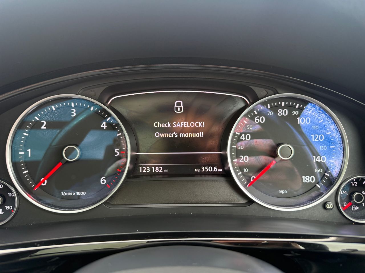 2016 VOLKSWAGEN TOUAREG 3.0 TDI V6 BlueMotion Tech R-Line SUV 5dr Diesel Tiptronic 4WD Euro 6 (s/s) - vehicle photo 24 for sale on PureCar