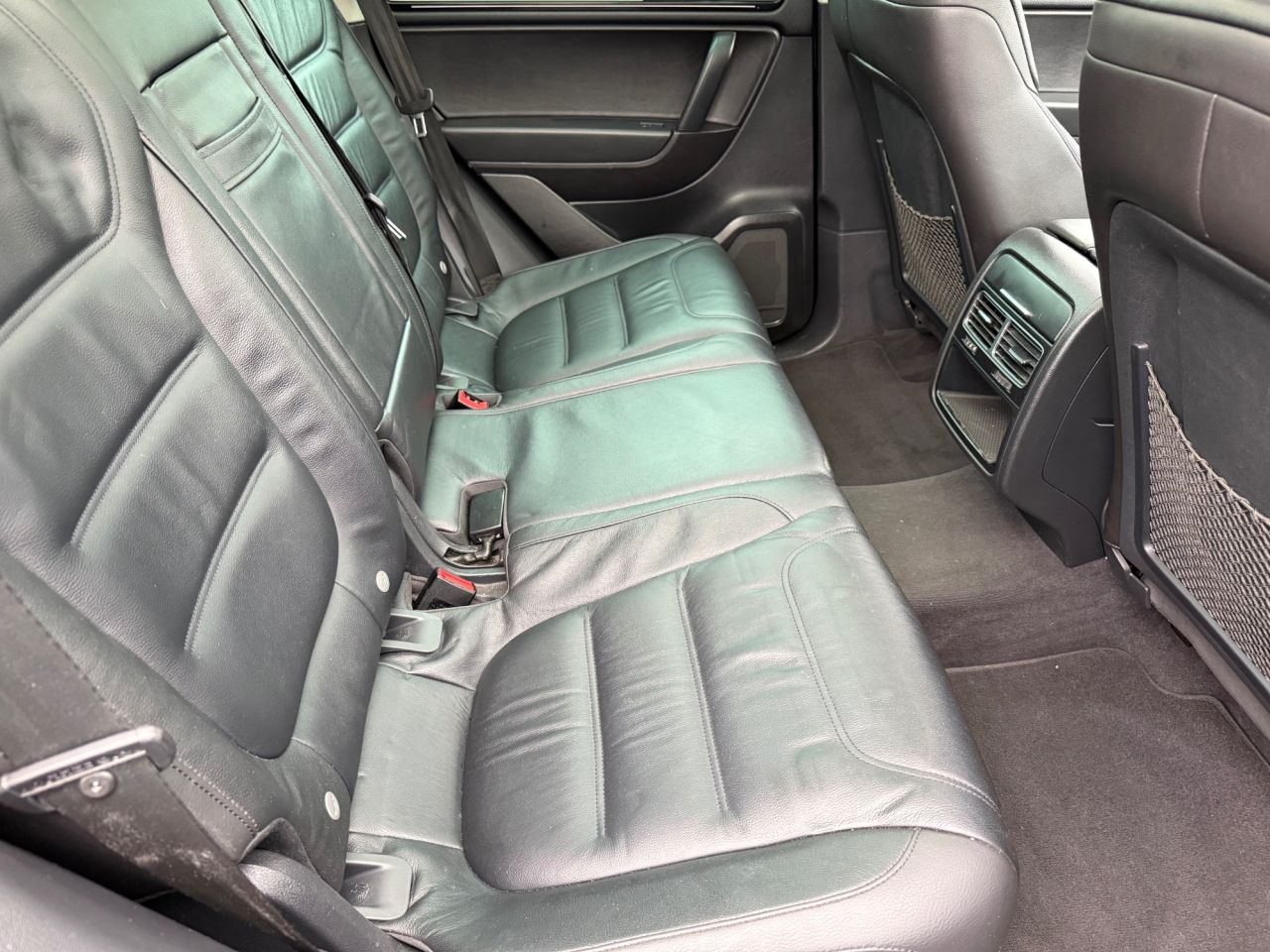 2014 VOLKSWAGEN TOUAREG 3.0 TDI V6 BlueMotion Tech R-Line SUV 5dr Diesel Tiptronic 4WD Euro 5 (s/s) - vehicle photo 12 for sale on PureCar