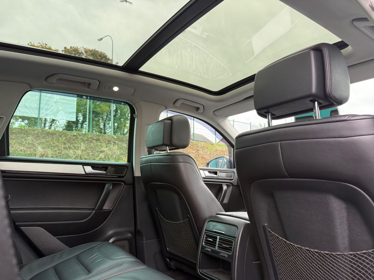 2014 VOLKSWAGEN TOUAREG 3.0 TDI V6 BlueMotion Tech R-Line SUV 5dr Diesel Tiptronic 4WD Euro 5 (s/s) - vehicle photo 20 for sale on PureCar