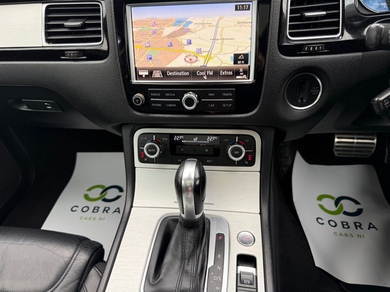 2014 VOLKSWAGEN TOUAREG 3.0 TDI V6 BlueMotion Tech R-Line SUV 5dr Diesel Tiptronic 4WD Euro 5 (s/s) - vehicle photo 30 for sale on PureCar