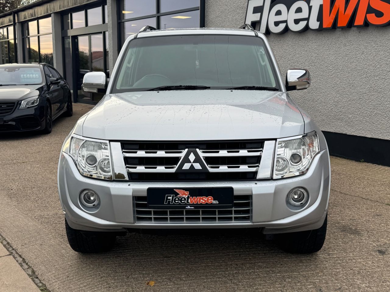 2015 MITSUBISHI SHOGUN 3.2 DI-DC Barbarian SUV 3dr Diesel Auto 4WD Euro 5 SWB (197 ps) - vehicle photo 2 for sale on PureCar