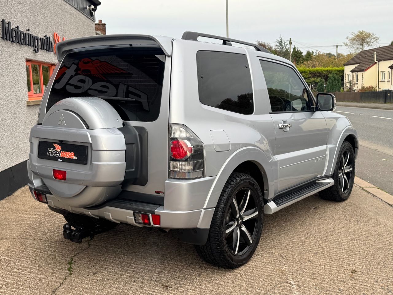 2015 MITSUBISHI SHOGUN 3.2 DI-DC Barbarian SUV 3dr Diesel Auto 4WD Euro 5 SWB (197 ps) - vehicle photo 4 for sale on PureCar
