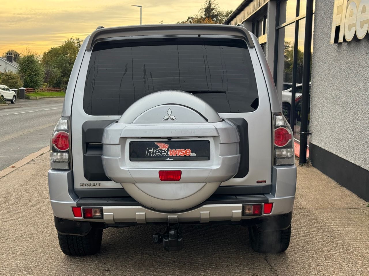 2015 MITSUBISHI SHOGUN 3.2 DI-DC Barbarian SUV 3dr Diesel Auto 4WD Euro 5 SWB (197 ps) - vehicle photo 5 for sale on PureCar