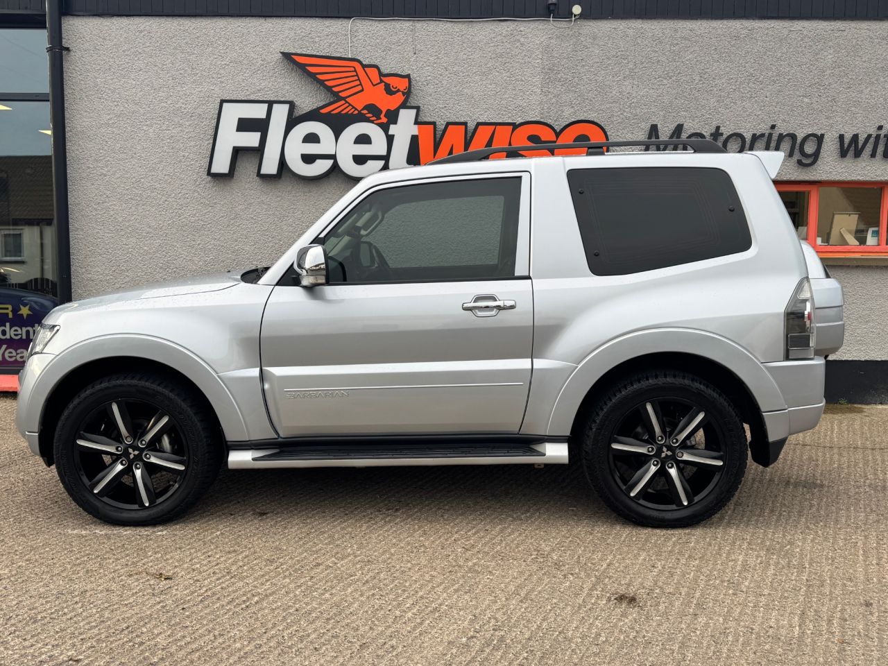 2015 MITSUBISHI SHOGUN 3.2 DI-DC Barbarian SUV 3dr Diesel Auto 4WD Euro 5 SWB (197 ps) - vehicle photo 7 for sale on PureCar