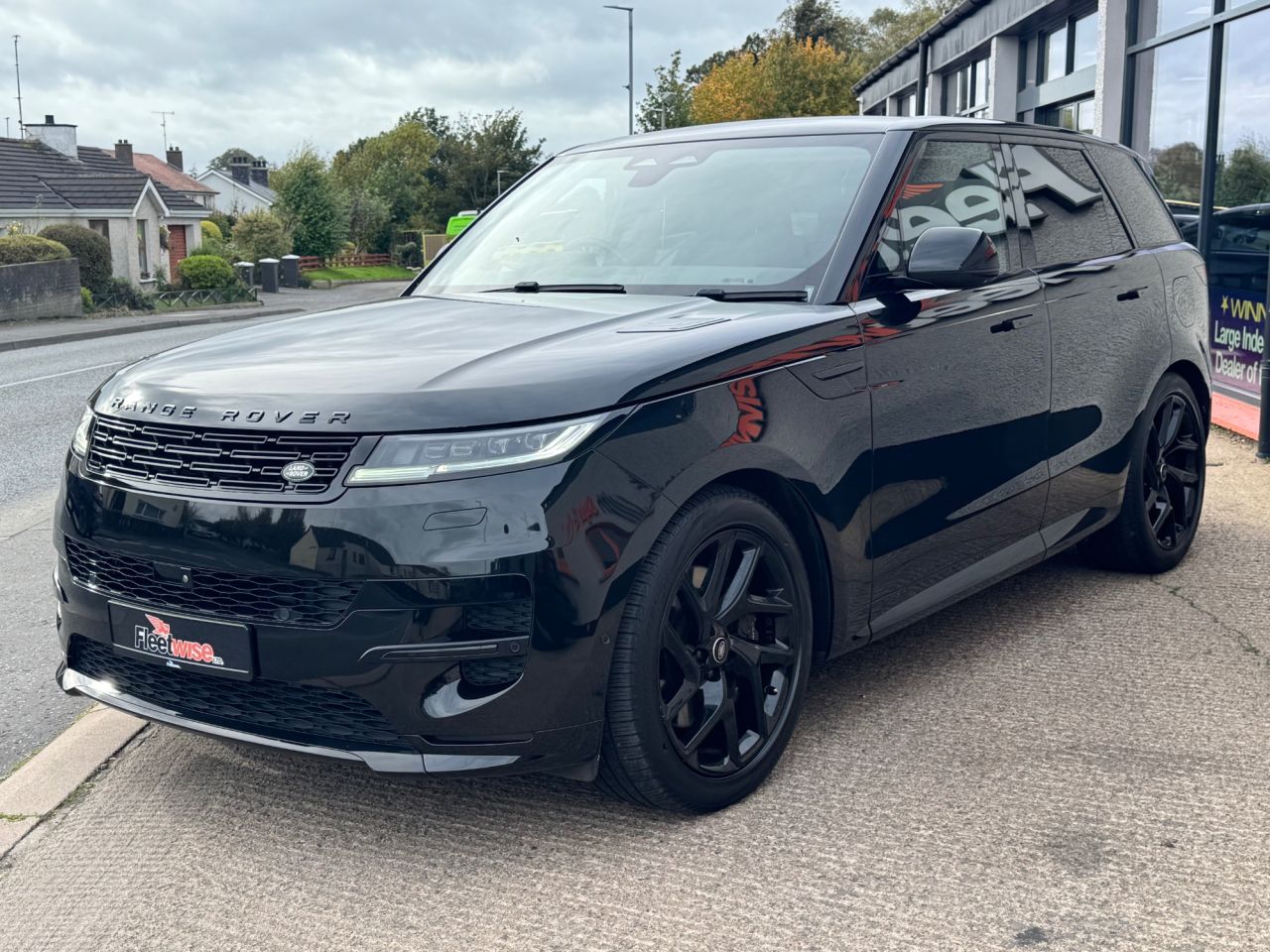2023 LAND ROVER RANGE ROVER SPORT 3.0 P440e 38.2kWh Dynamic SE SUV 5dr Petrol Plug-in Hybrid Auto 4WD Euro 6 - vehicle photo 3 for sale on PureCar
