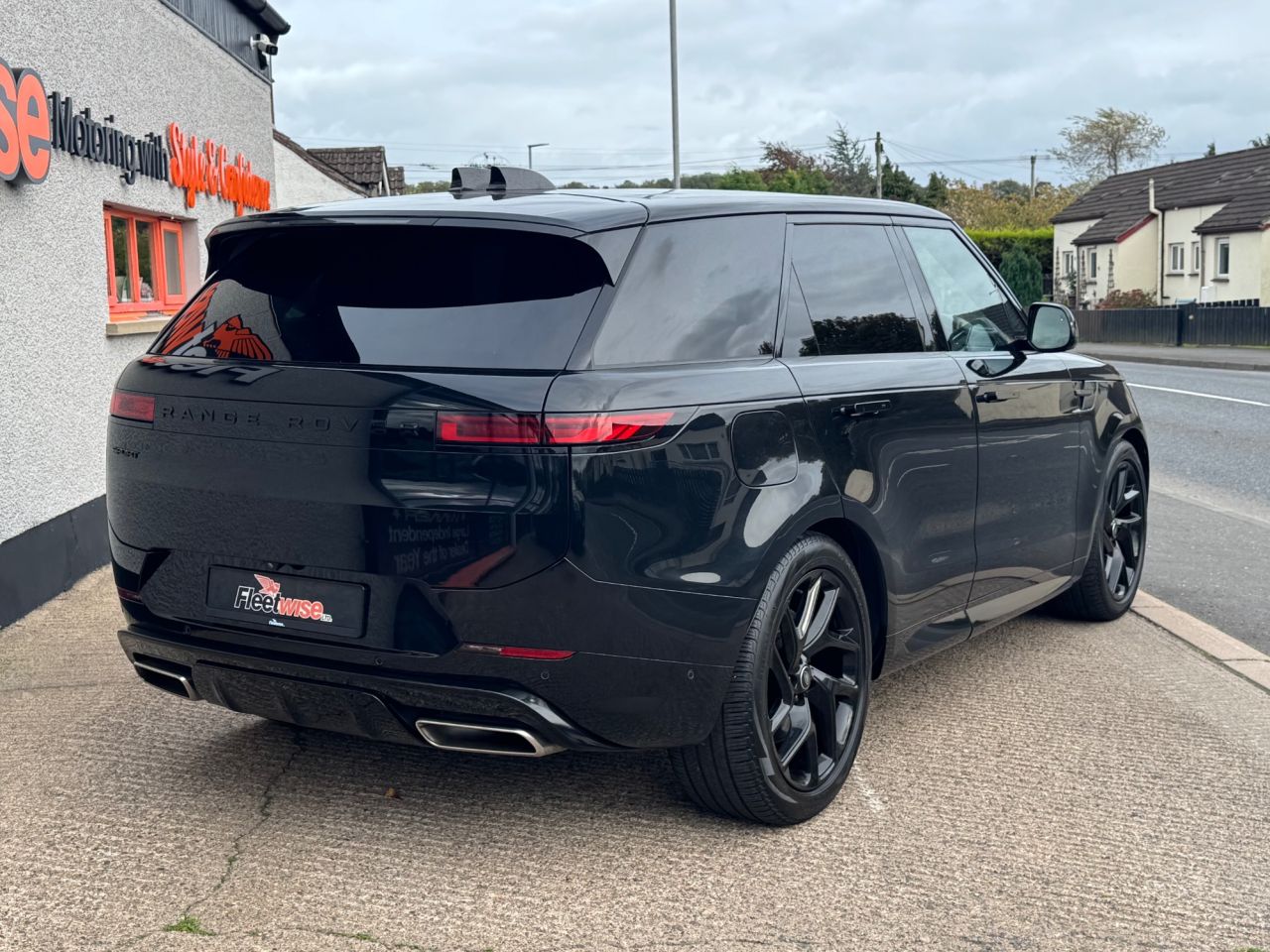 2023 LAND ROVER RANGE ROVER SPORT 3.0 P440e 38.2kWh Dynamic SE SUV 5dr Petrol Plug-in Hybrid Auto 4WD Euro 6 - vehicle photo 4 for sale on PureCar
