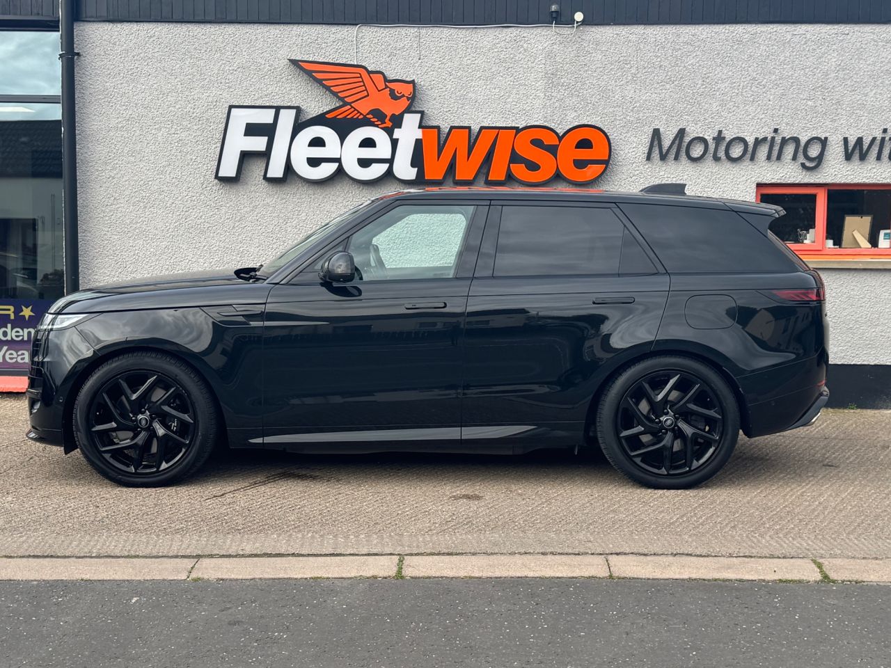 2023 LAND ROVER RANGE ROVER SPORT 3.0 P440e 38.2kWh Dynamic SE SUV 5dr Petrol Plug-in Hybrid Auto 4WD Euro 6 - vehicle photo 7 for sale on PureCar