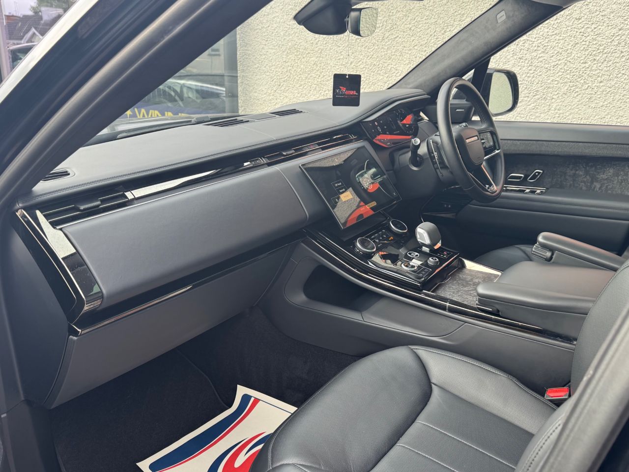 2023 LAND ROVER RANGE ROVER SPORT 3.0 P440e 38.2kWh Dynamic SE SUV 5dr Petrol Plug-in Hybrid Auto 4WD Euro 6 - vehicle photo 8 for sale on PureCar