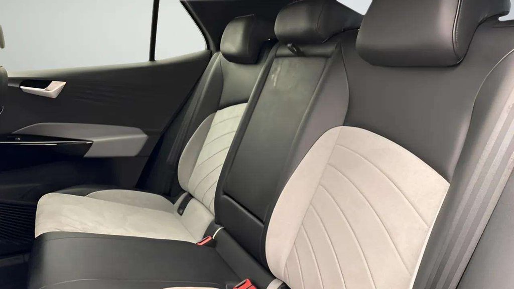 2023 Volkswagen ID.3 — image 5