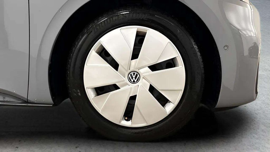 2023 Volkswagen ID.3 — image 8