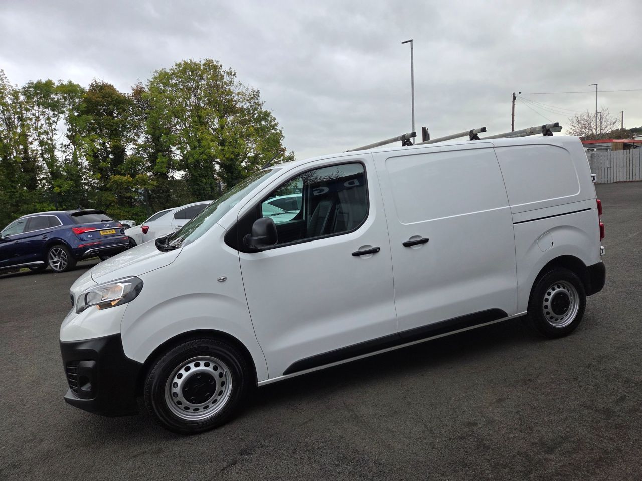 2021 PEUGEOT EXPERT 2.0 BlueHDi 1400 Professional Standard Panel Van 6dr Diesel Manual MWB Euro - vehicle photo 5 for sale on PureCar