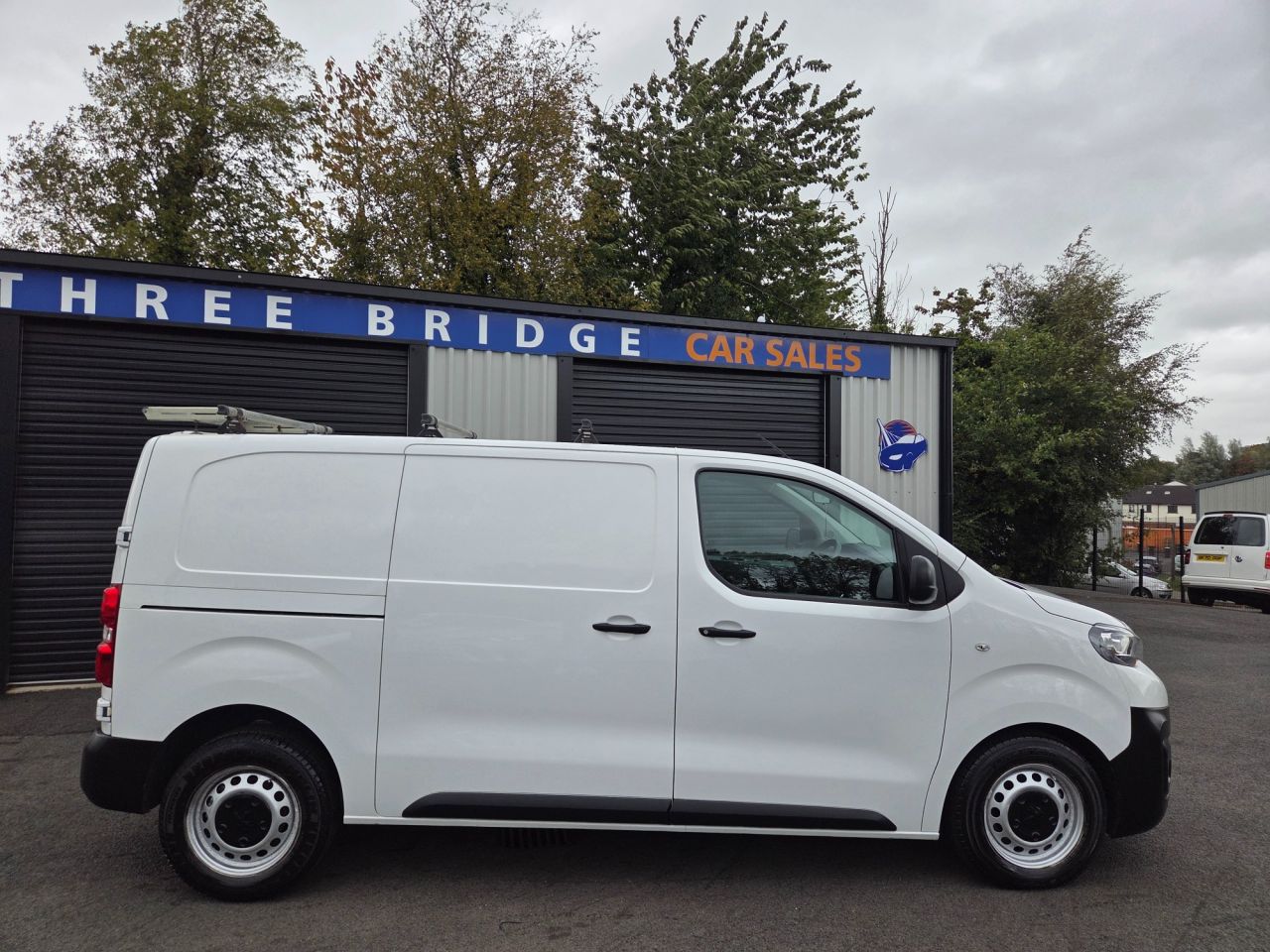 2021 PEUGEOT EXPERT 2.0 BlueHDi 1400 Professional Standard Panel Van 6dr Diesel Manual MWB Euro - vehicle photo 9 for sale on PureCar