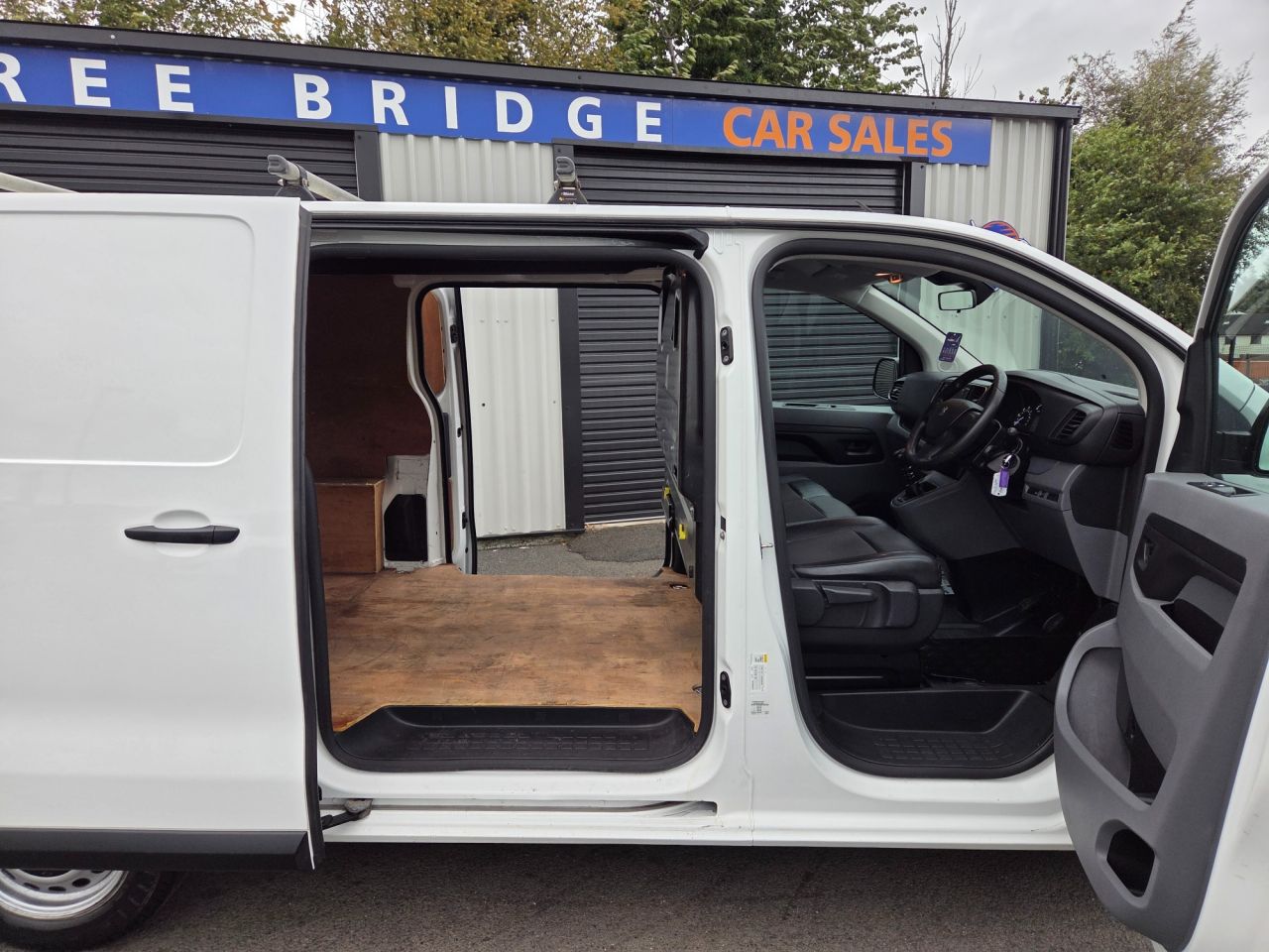 2021 PEUGEOT EXPERT 2.0 BlueHDi 1400 Professional Standard Panel Van 6dr Diesel Manual MWB Euro - vehicle photo 12 for sale on PureCar