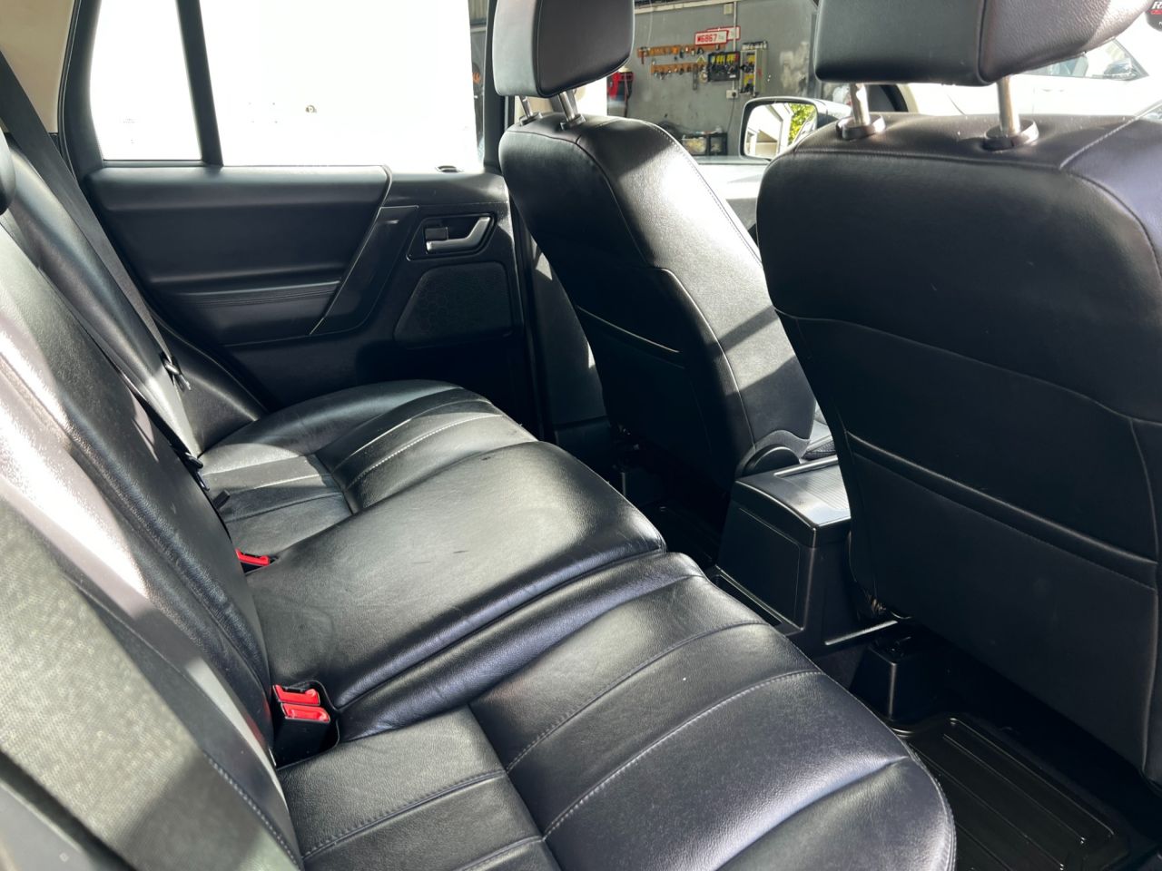 2014 LAND ROVER FREELANDER 2.2 TD4 GS SUV 5dr Diesel CommandShift 4WD Euro 5 (150 ps) - vehicle photo 14 for sale on PureCar