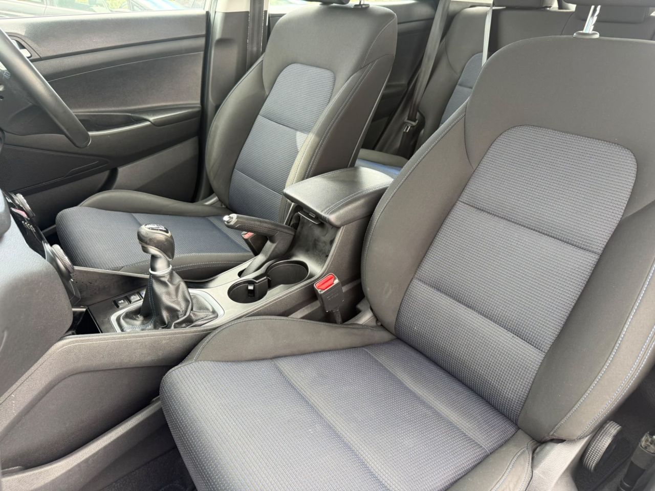 2017 HYUNDAI TUCSON 1.7 CRDi Blue Drive SE Nav SUV 5dr Diesel Manual Euro 6 (s/s) (116 ps) - vehicle photo 17 for sale on PureCar
