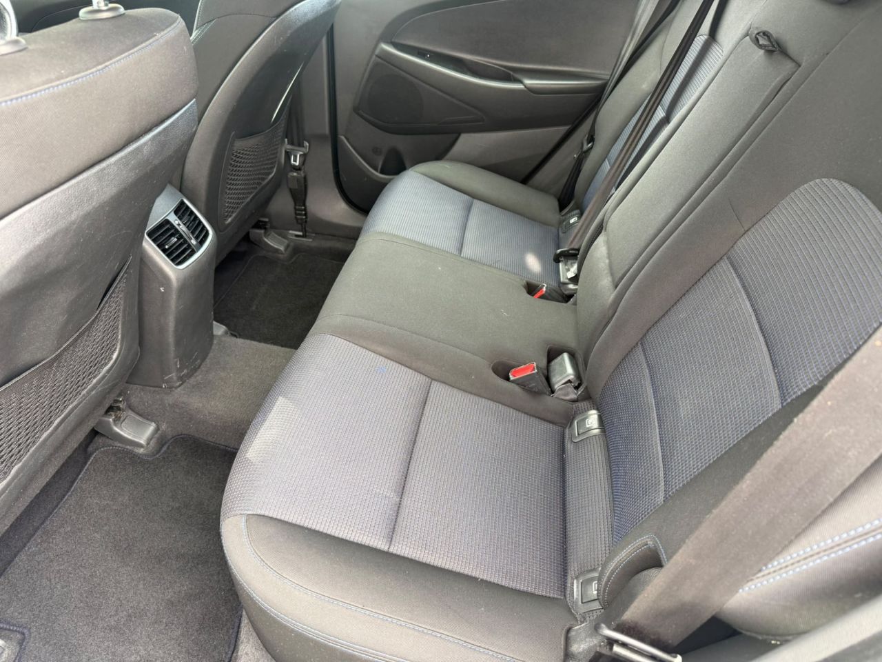 2017 HYUNDAI TUCSON 1.7 CRDi Blue Drive SE Nav SUV 5dr Diesel Manual Euro 6 (s/s) (116 ps) - vehicle photo 16 for sale on PureCar